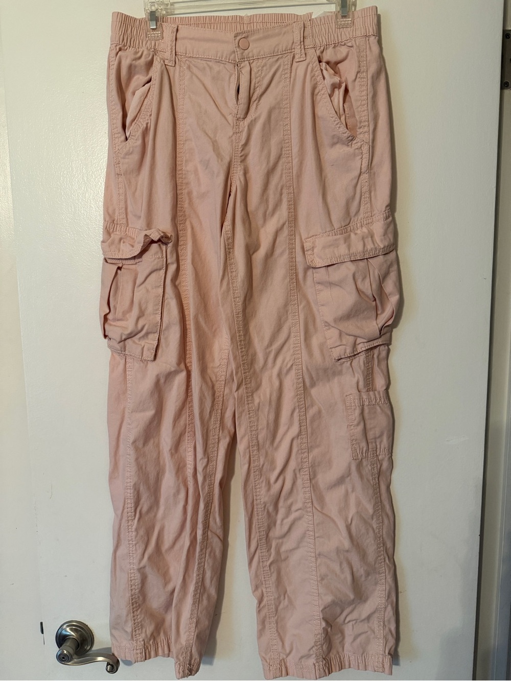 H&M Divided straight leg cargo pants pink size US 6